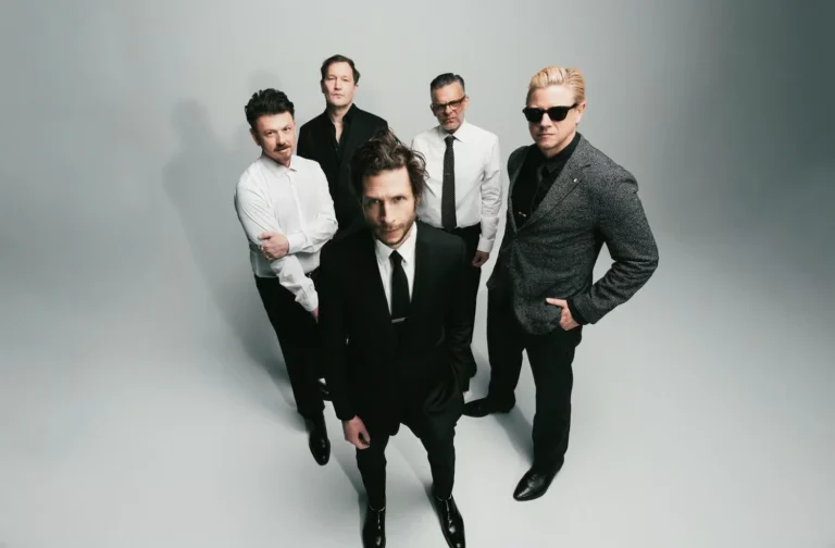 Interpol presenta su nuevo disco, This Mirror Weighs a Ton